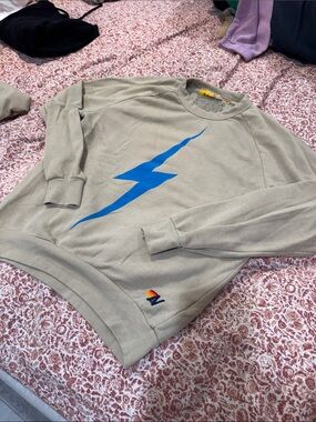 Bolt crewneck